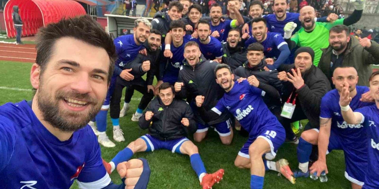 Mustafakemalpaşaspor şampiyonluğunu ilan etti