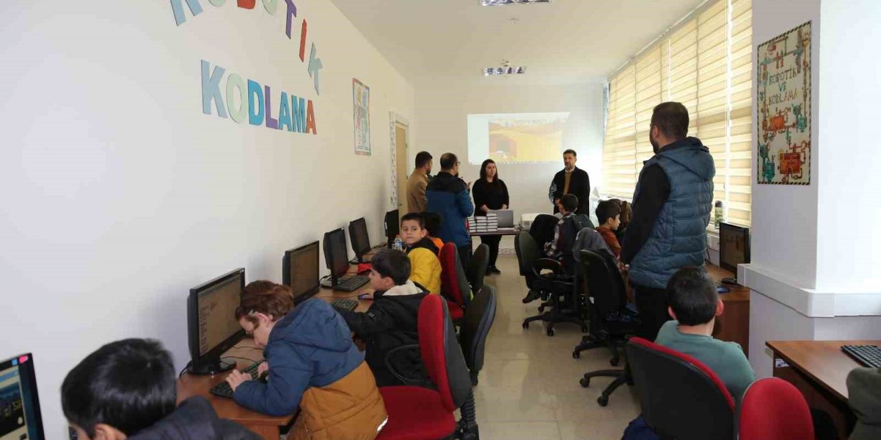Şırnak’ta robotik kodlama kursunu bitiren öğrencilere sertifika
