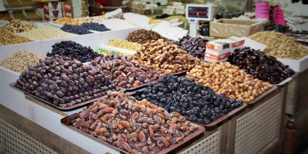 Hurmalar tezgahtaki yerini aldı