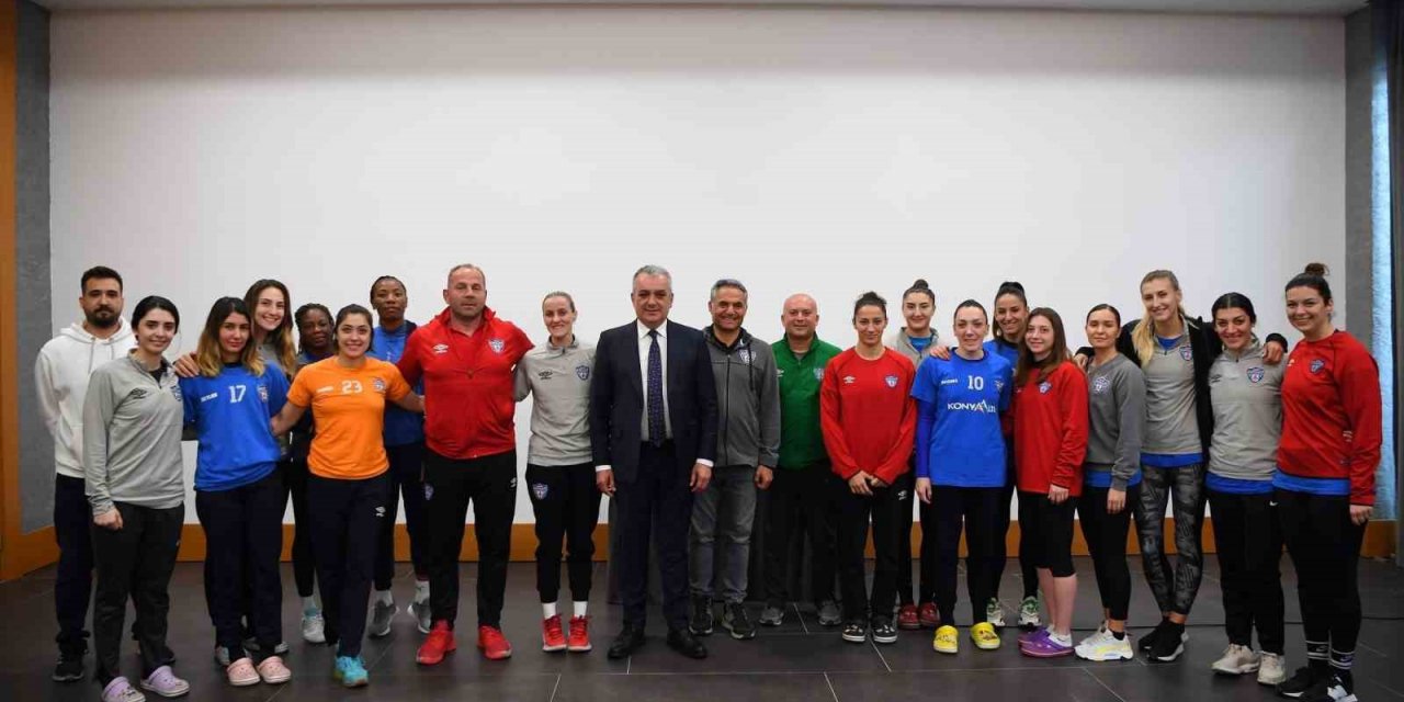 Konyaaltı Kadınlar Hentbolde hedef Avrupa Kupası
