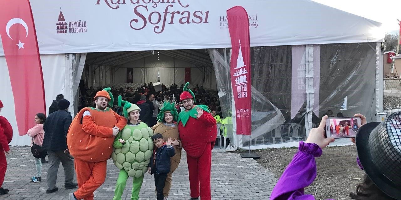 Beyoğlu’ndan Kahramanmaraş’a uzanan Kardeşlik Sofrası’nda ilk iftar
