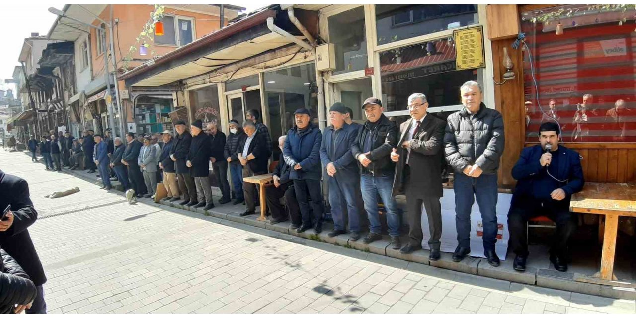 Ramazan ayının ilk cuma namazında 7 asırlık gelenek sürdürüldü
