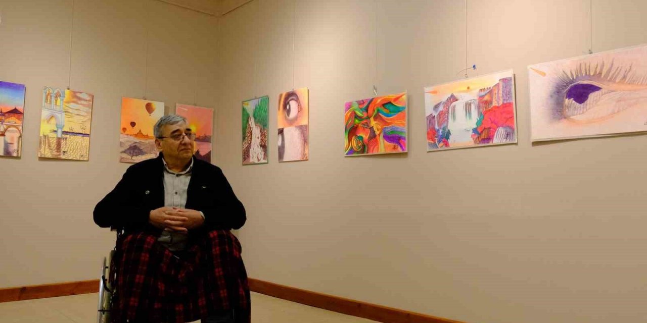 Kağıt ve Kalemin Düeti isimli sergi Ayvalık’ta açıldı