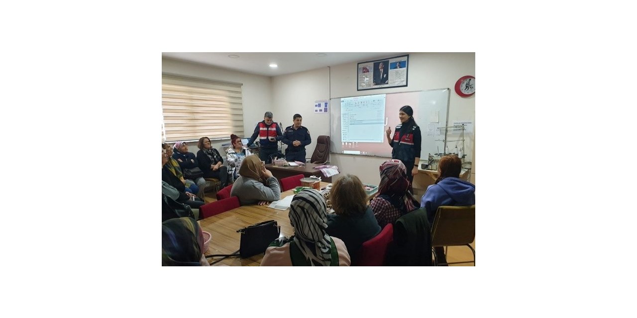 Jandarma şiddete yönelik kadınları bilgilendirdi