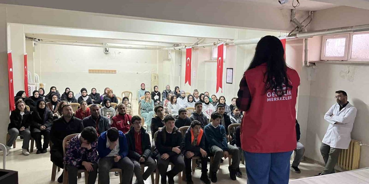 Öğrencilere sınav kaygısı anlatıldı