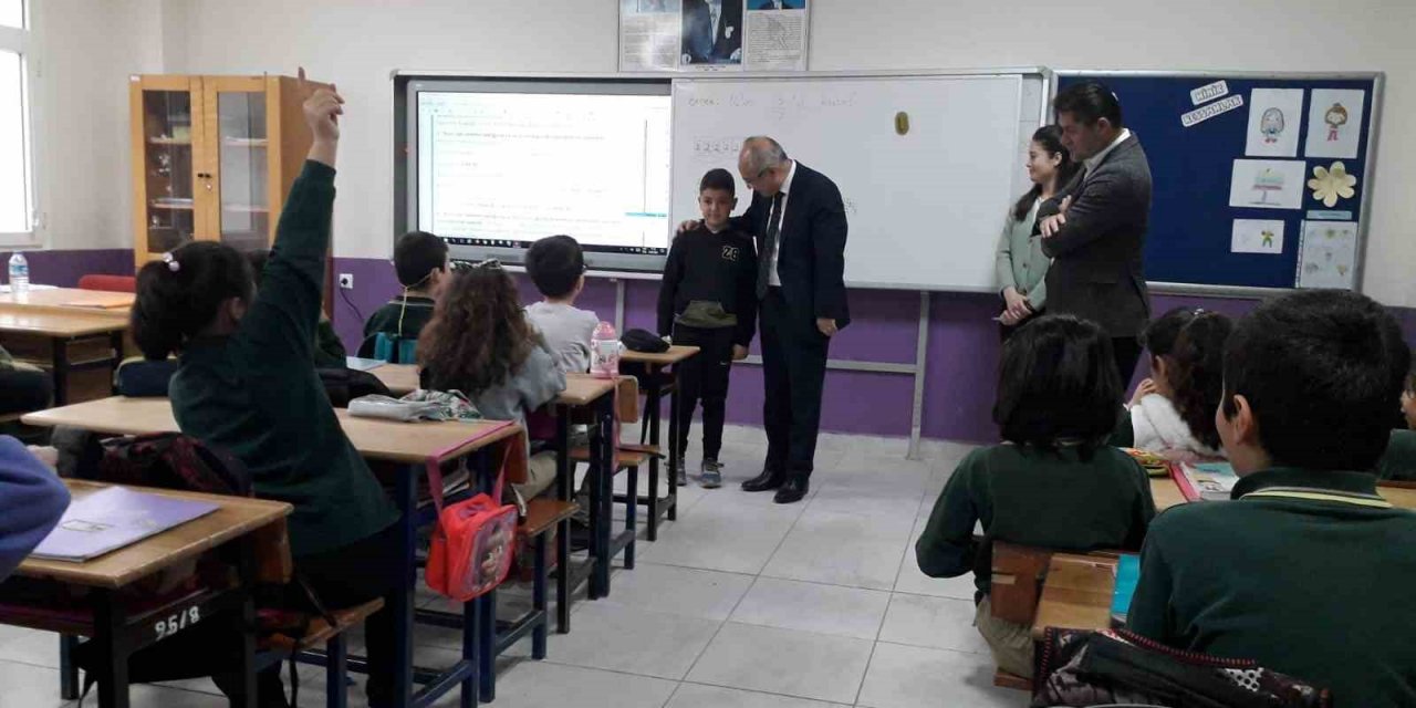 Milli Eğitim Müdürü Taştepe öğrencilerle bir araya geldi