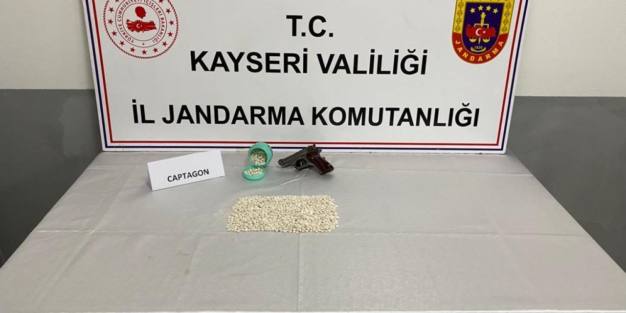Jandarmadan uyuşturucu hap operasyonu: 2 gözaltı