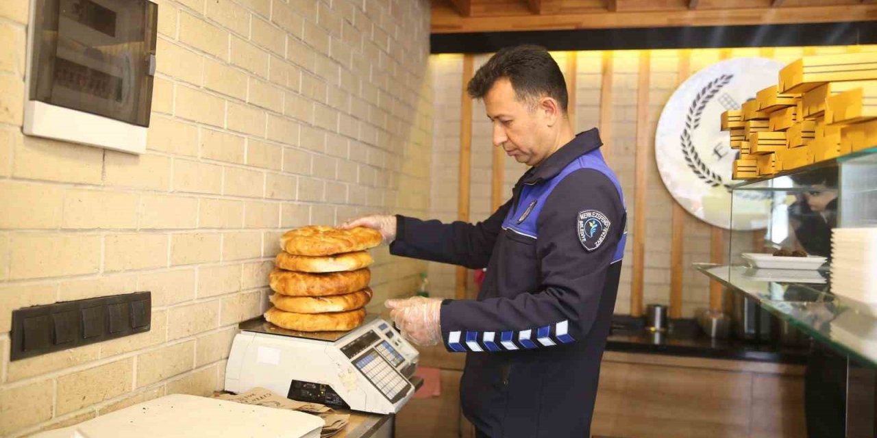 Merkezefendi’de iş yerleri zabıta ekiplerince denetleniyor
