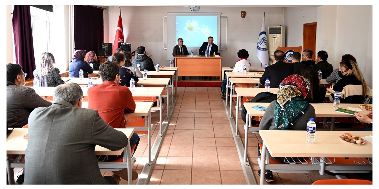 ÇAKÜ’de TÜBİTAK proje hazırlama eğitimleri