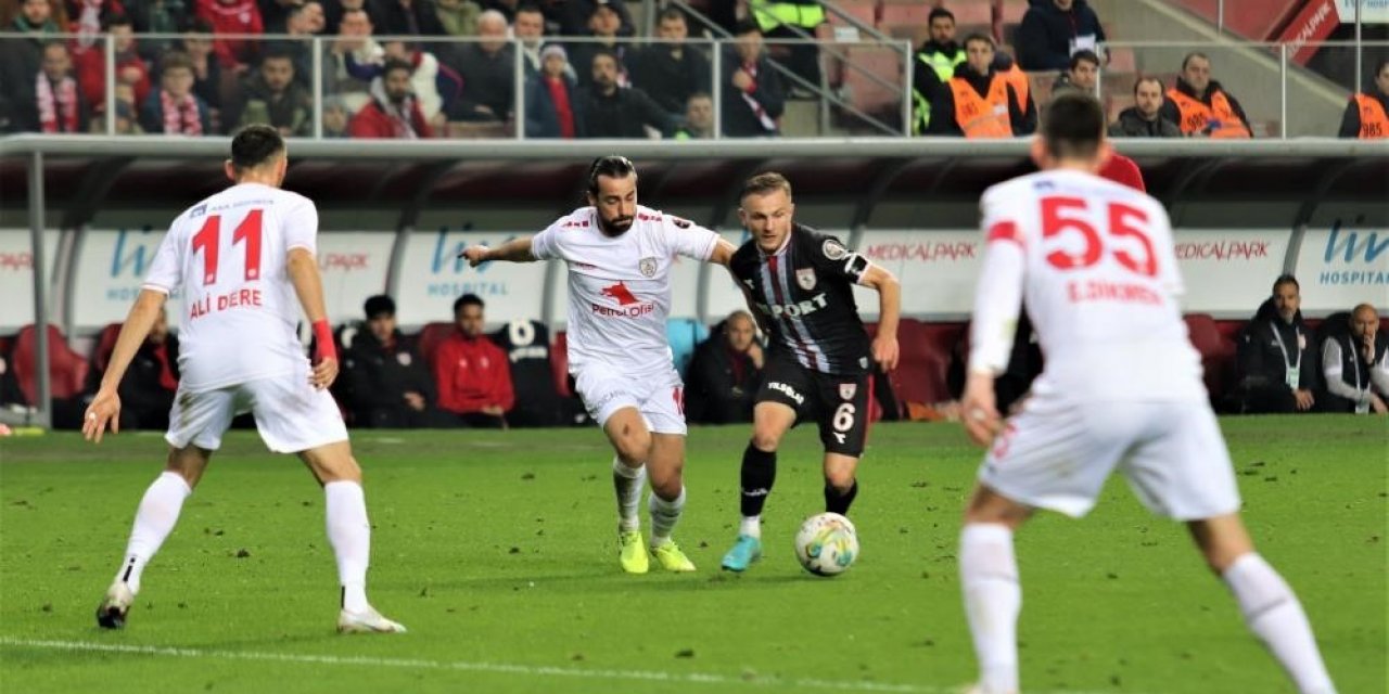 Altınordu, dış sahada yokları oynuyor