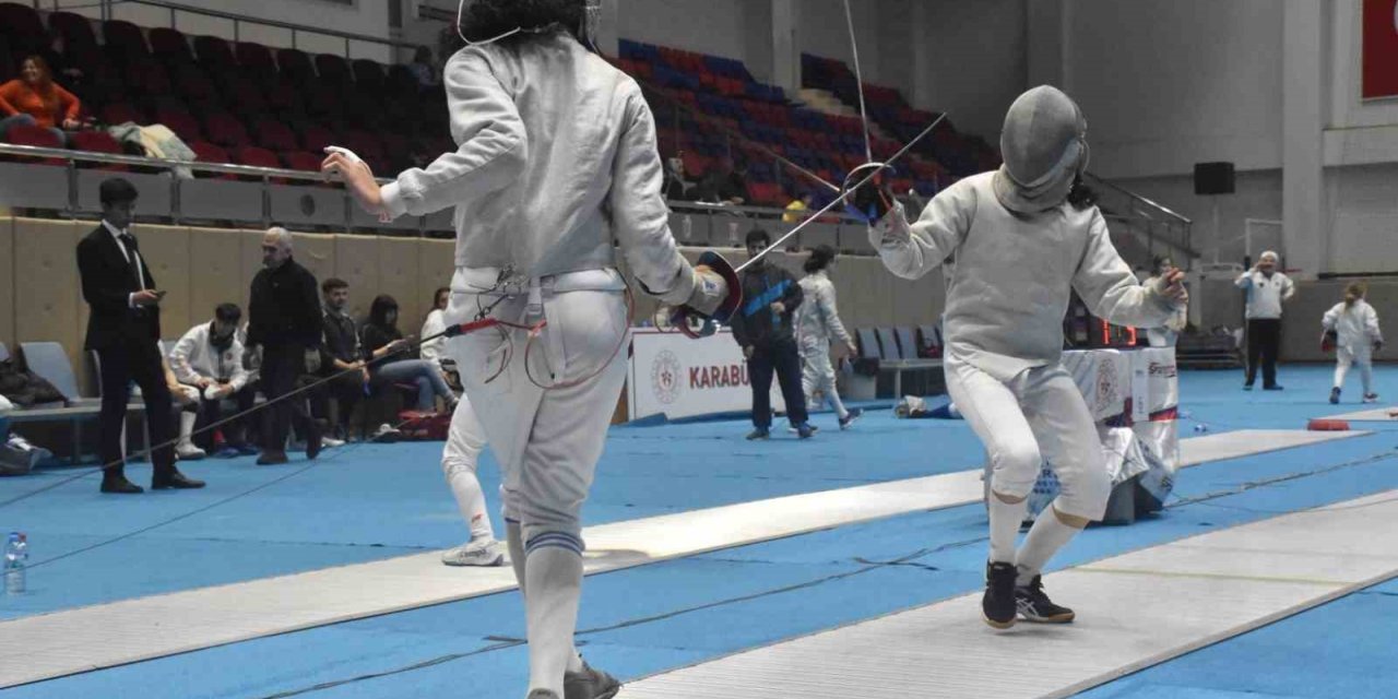 Eskrim Kılıç Açık Turnuvası Karabük’te başladı