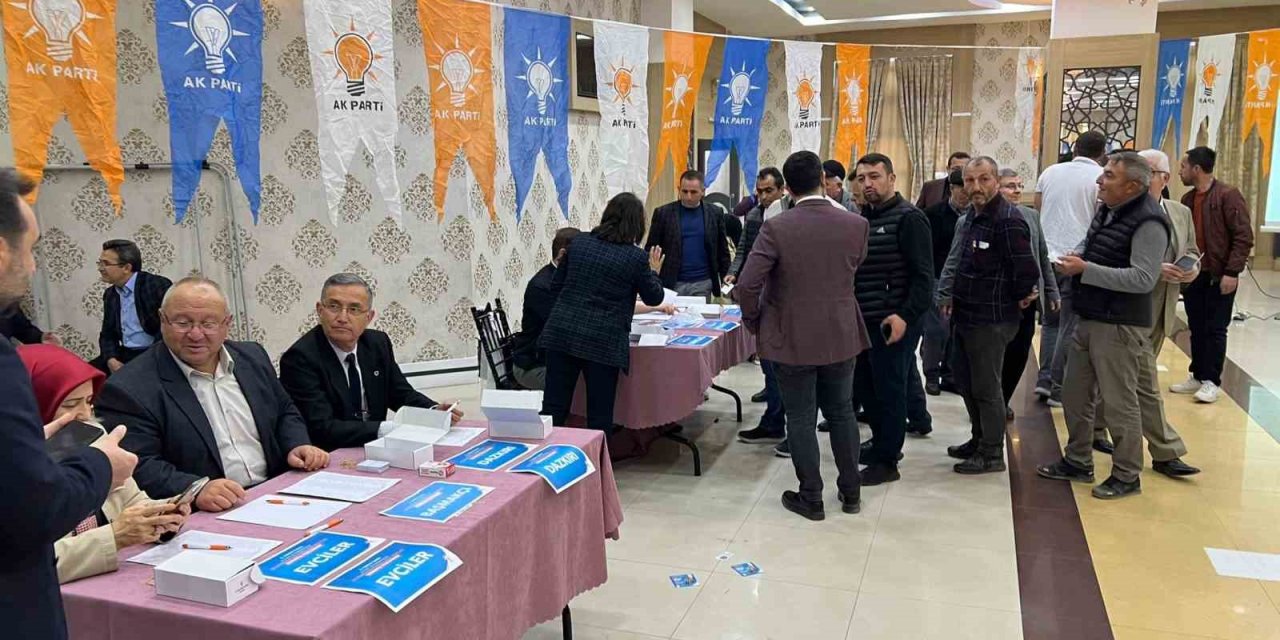 AK Parti’de temayül yoklaması başladı