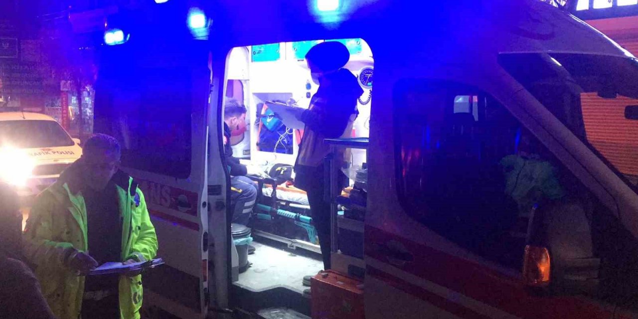 Yolun karşısına geçmek isteyen çocuğa araç çarptı