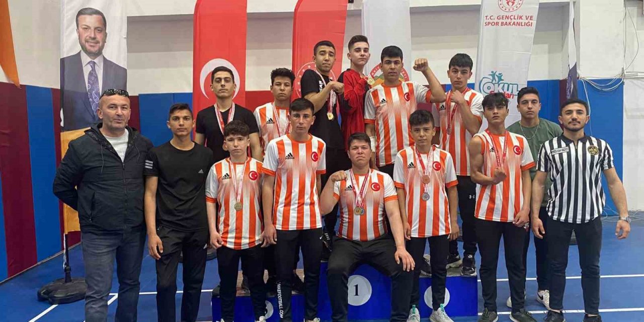 Kozanlı bilek güreşçiler Adana’yı temsil edecek