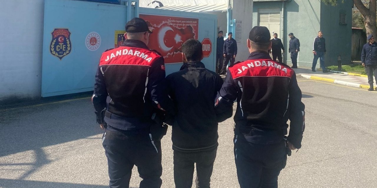 Manisa’da aranan 8 kişi jandarma dedektiflerinden kaçamadı