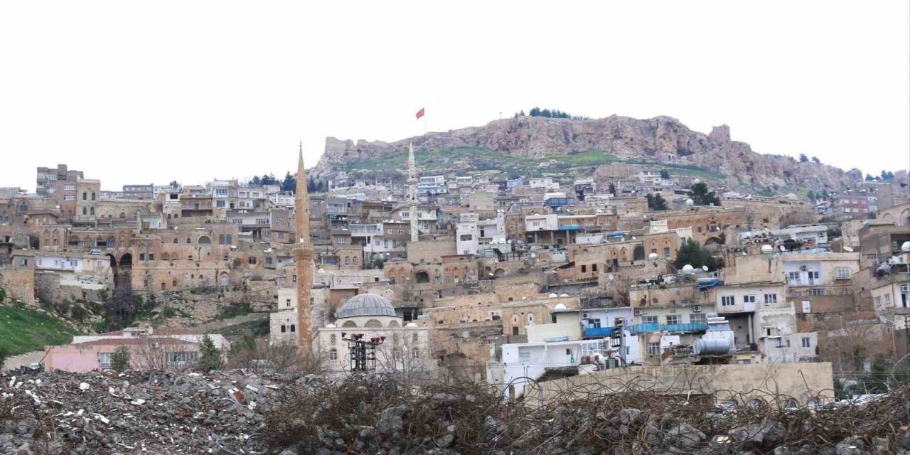 Mardin’de 5 katlı binanın yıkım işlemleri tamamlandı
