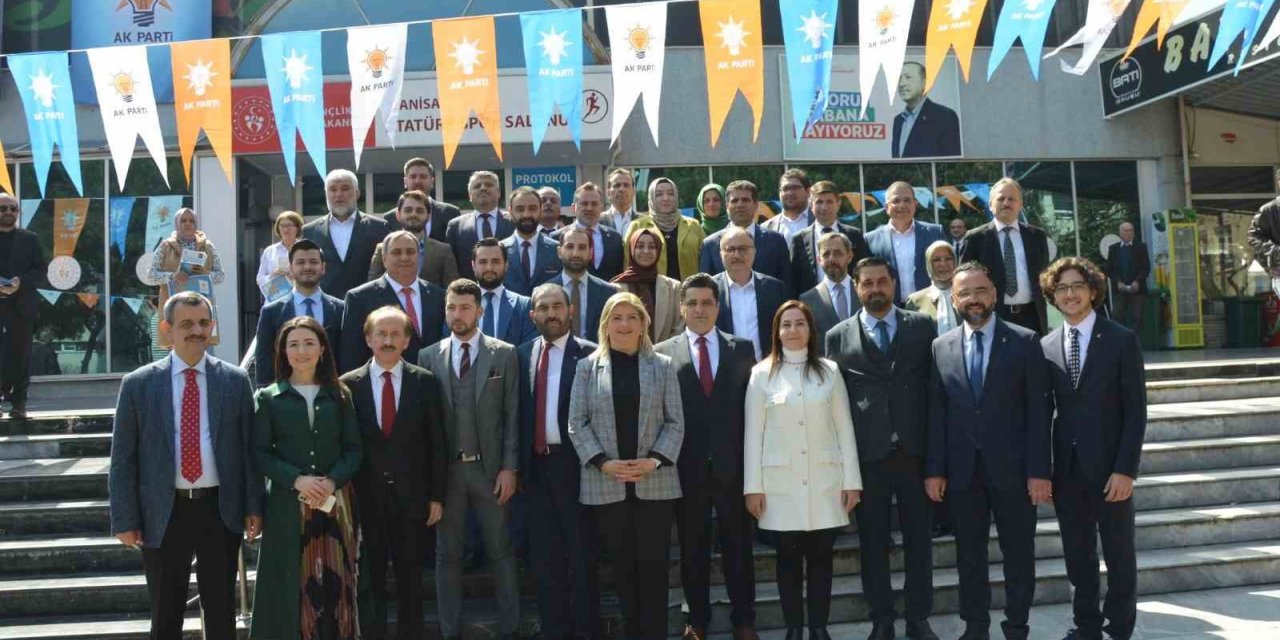 Manisa AK Parti’de temayül yoklaması yapıldı
