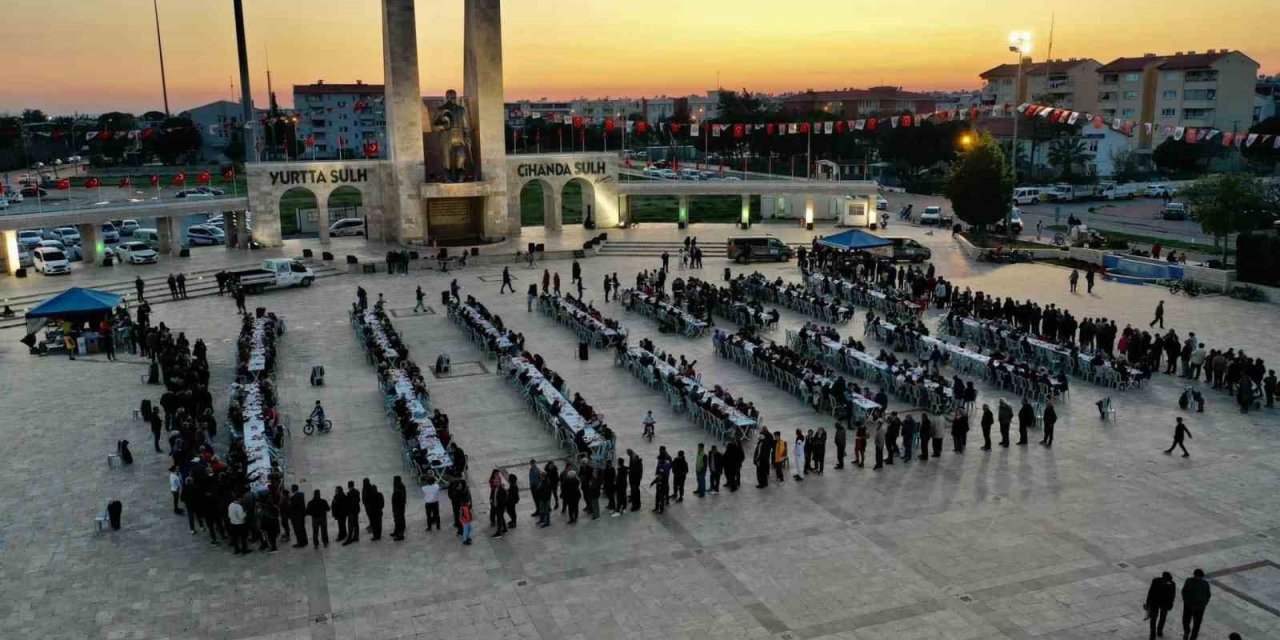 Didim’de iftar yemekleri başladı