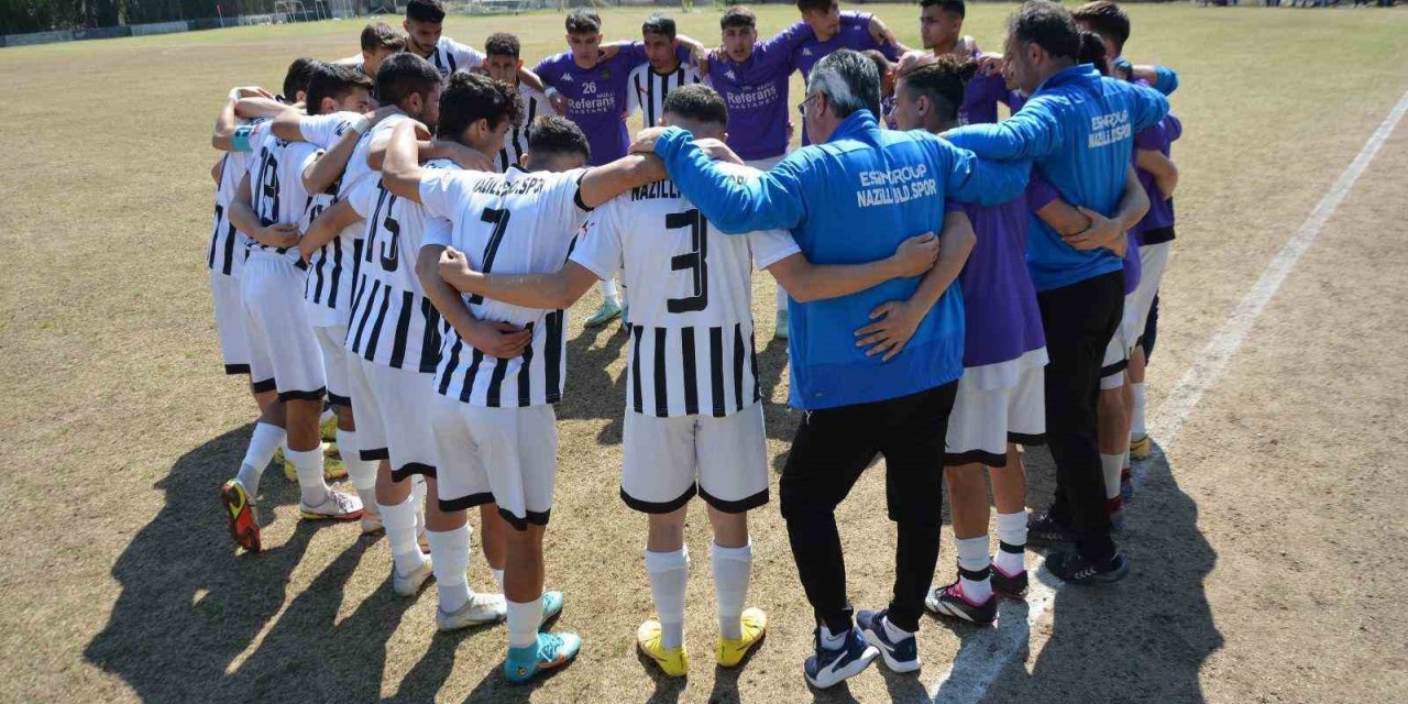 Nazilli Belediyespor U-19 takımı play-off bileti aldı