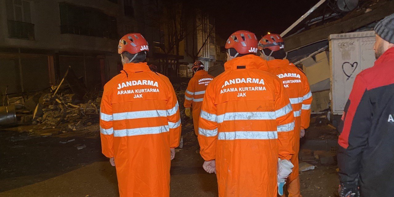 Çöken binada arama ve kurtarma çalışmaları sona erdi