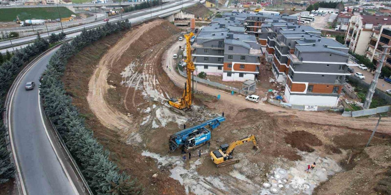 Solaklar Köprülü Kavşak Projesi’nde ilk kazma vuruldu