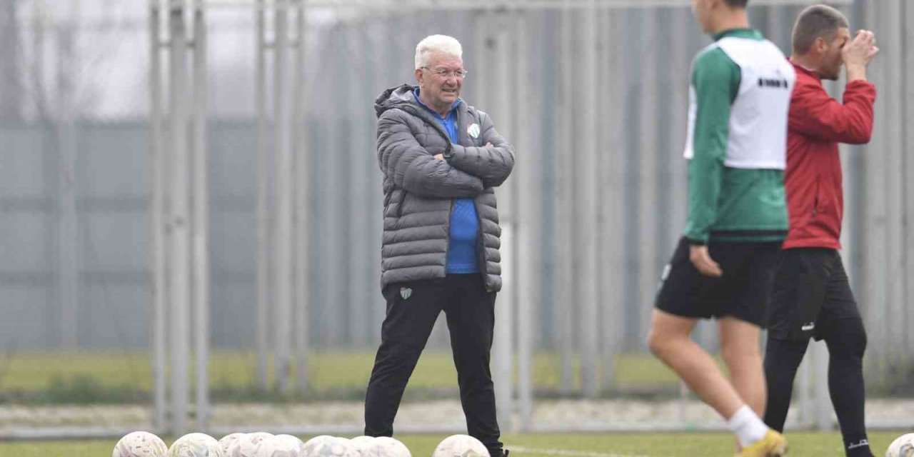 Bursaspor’da Teknik Direktör İsmail Ertekin’le yollar ayrıldı