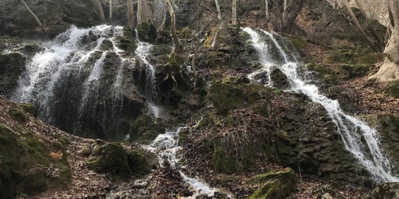 Batman’da kuruyan şelale yağışlarla yeniden canlandı