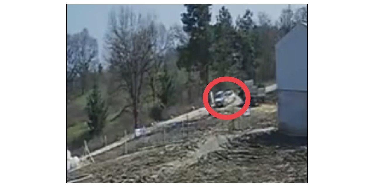 İki otomobil böyle çarpışıp takla attılar