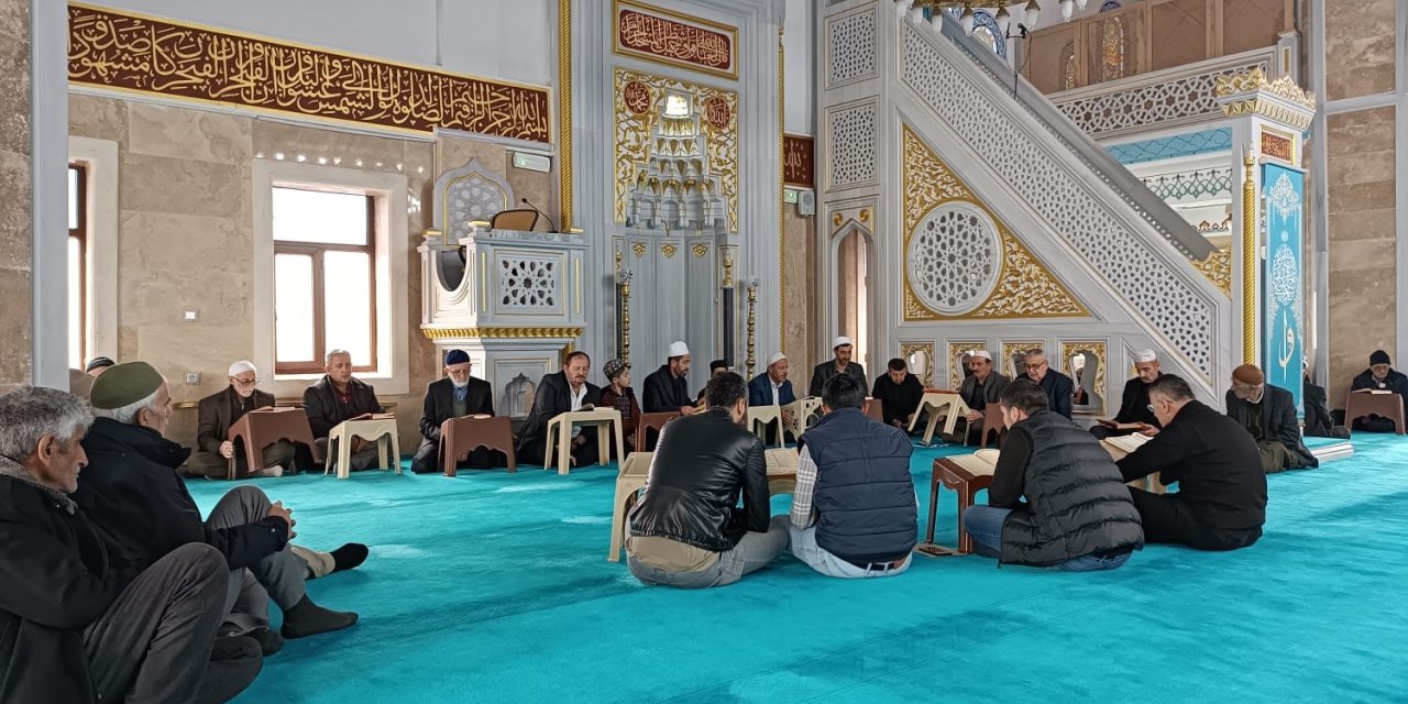 Hakkari’de mukabele geleneği sürüyor