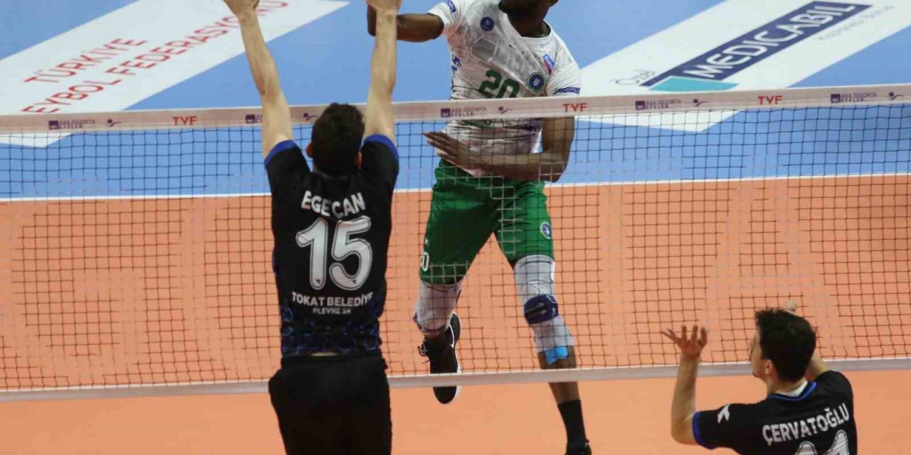 Bursa Büyükşehir Belediyespor sahasında Tokat Belediye Plevne’yi set vermeden geçti