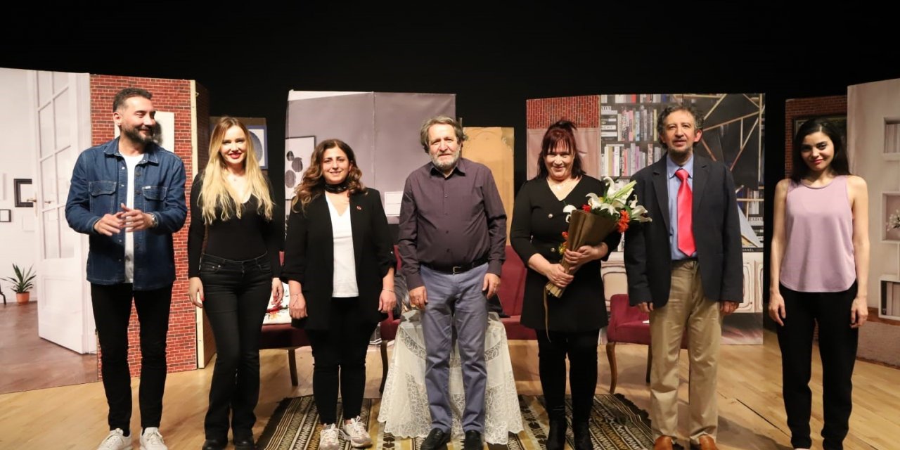 Kartal Belediyesi’nden Yaşlılara Saygı Haftası’nda tiyatro etkinliği