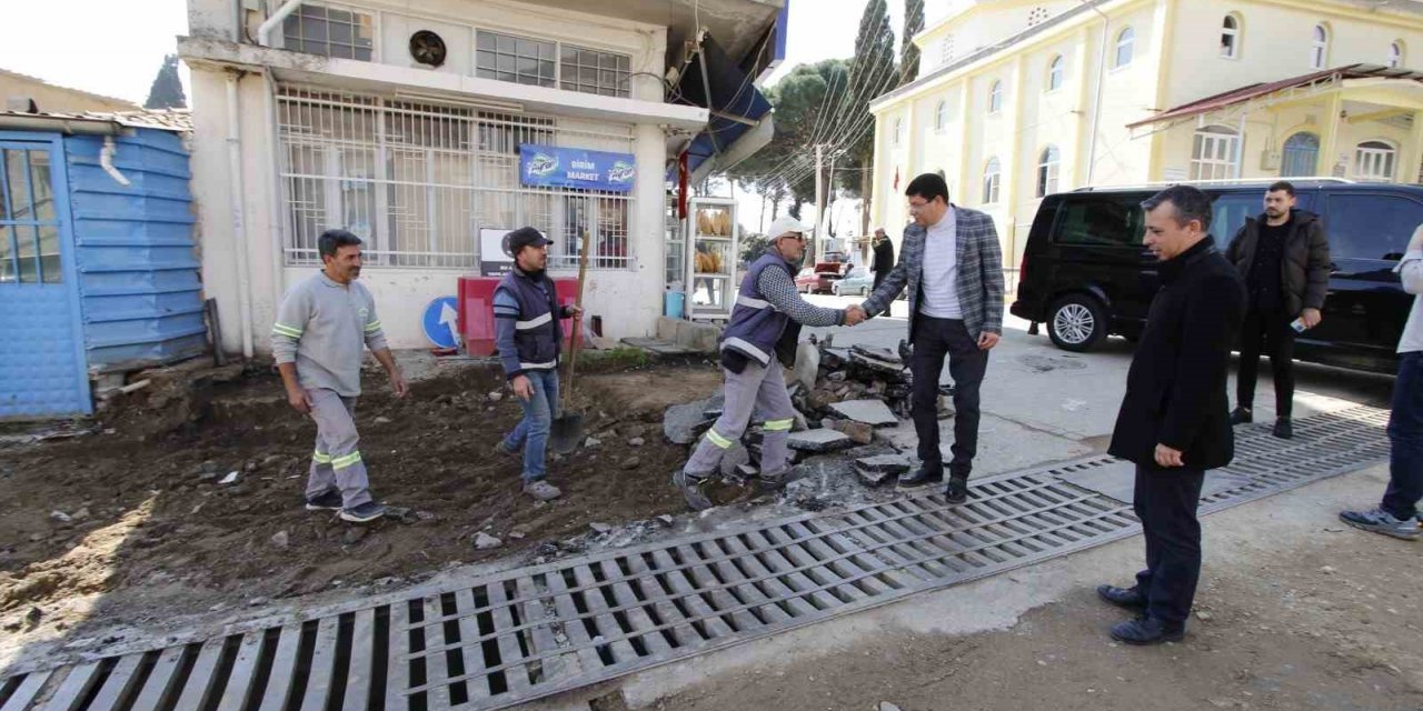 Nazilli Belediyesi yol yenileme çalışmalarını sürdürüyor