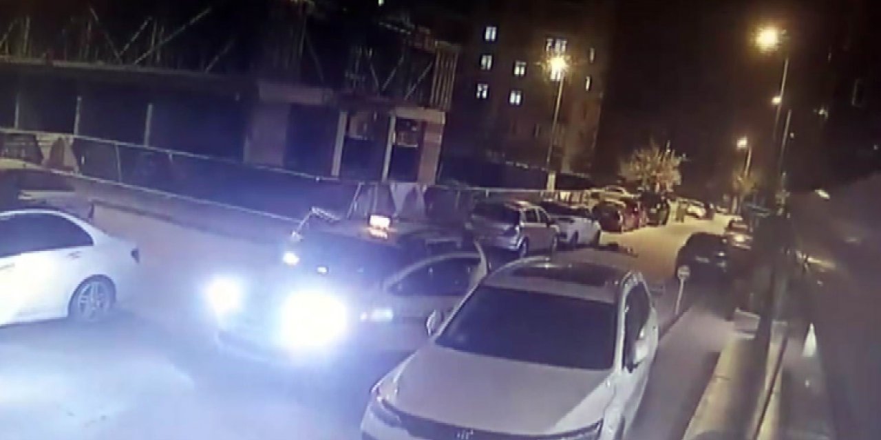 Arkadaşlarıyla tartıştı, taksiden atladı