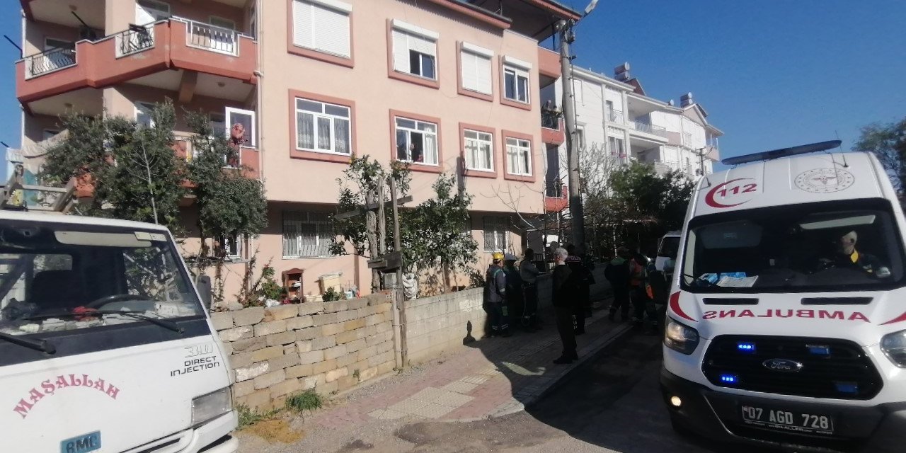 Bakım için çıktığı direkte elektrik akımına kapıldı