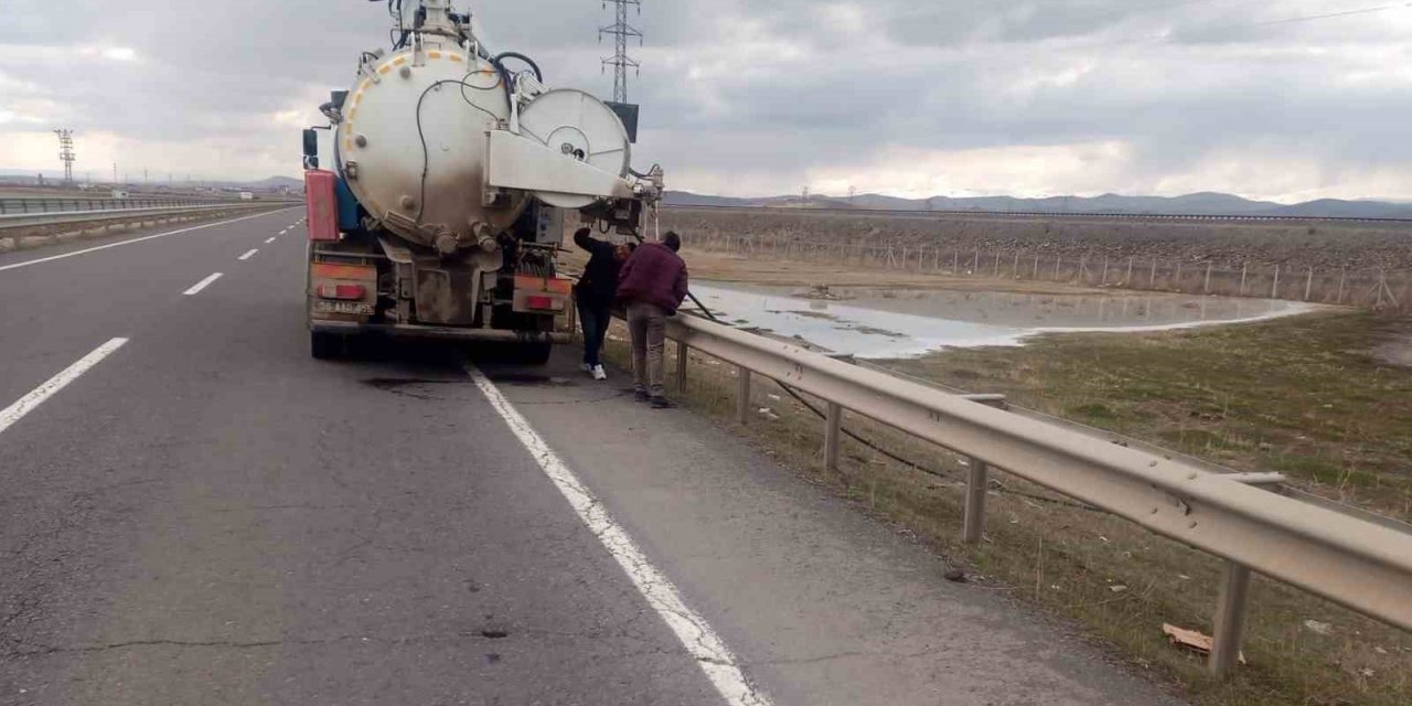 Kars’ta peynir altı suyundan oluşan gölet temizlendi