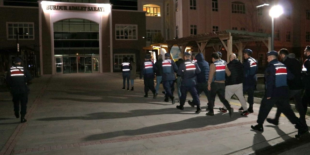 Burdur’da kökünü kurutma operasyonunda 5 şahıs tutuklandı