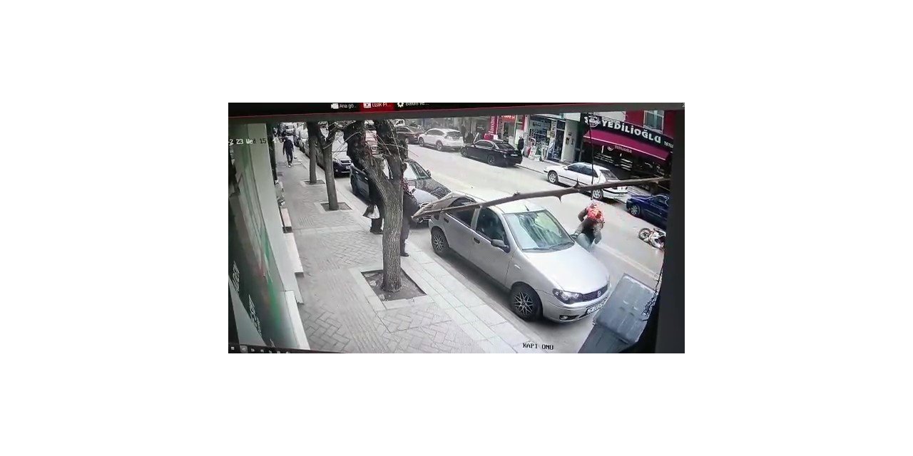 Motosikletini çalan hırsızı üstüne atlayarak yakaladı