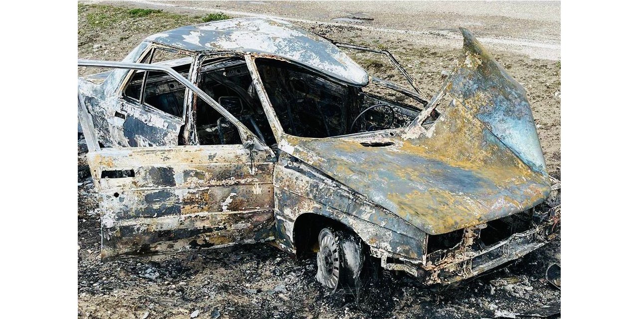 Yanan otomobil sürücüsü canını son anda kurtardı