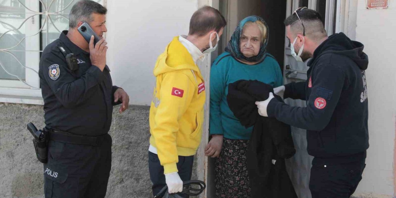 Eskişehir’de çöp evde yaşayan kadın: “Ben sağlık istemiyorum, ölmek istiyorum”