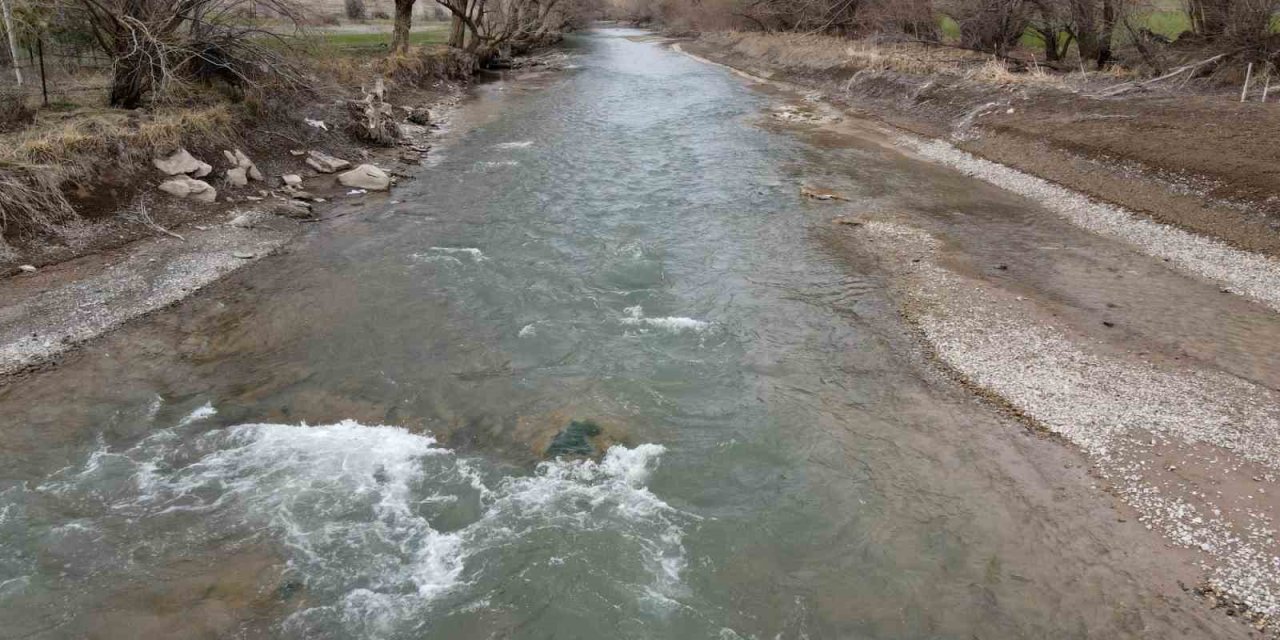Zamantı Irmağı kuraklıkla karşı karşıya