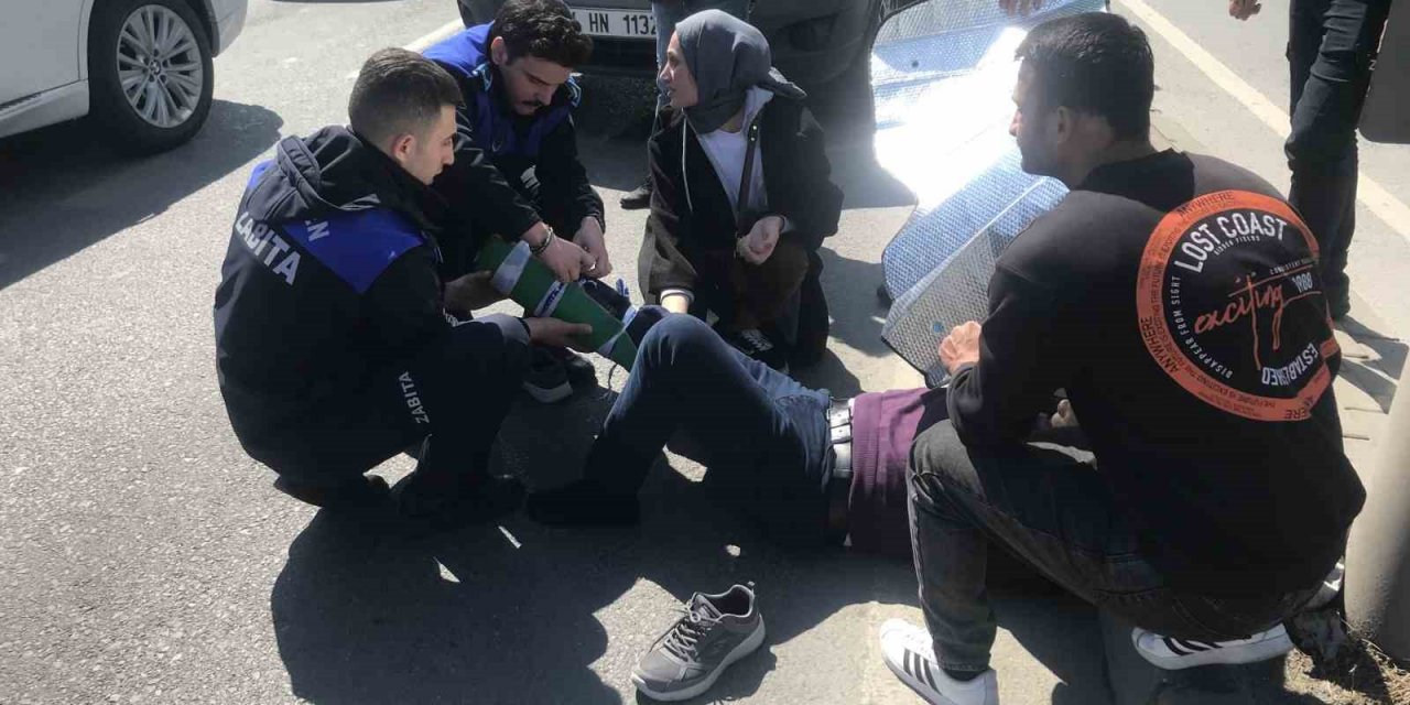 Çarptıkları adamın yanından bir an olsun ayrılmadılar: İlk müdahaleyi de onlar yaptı