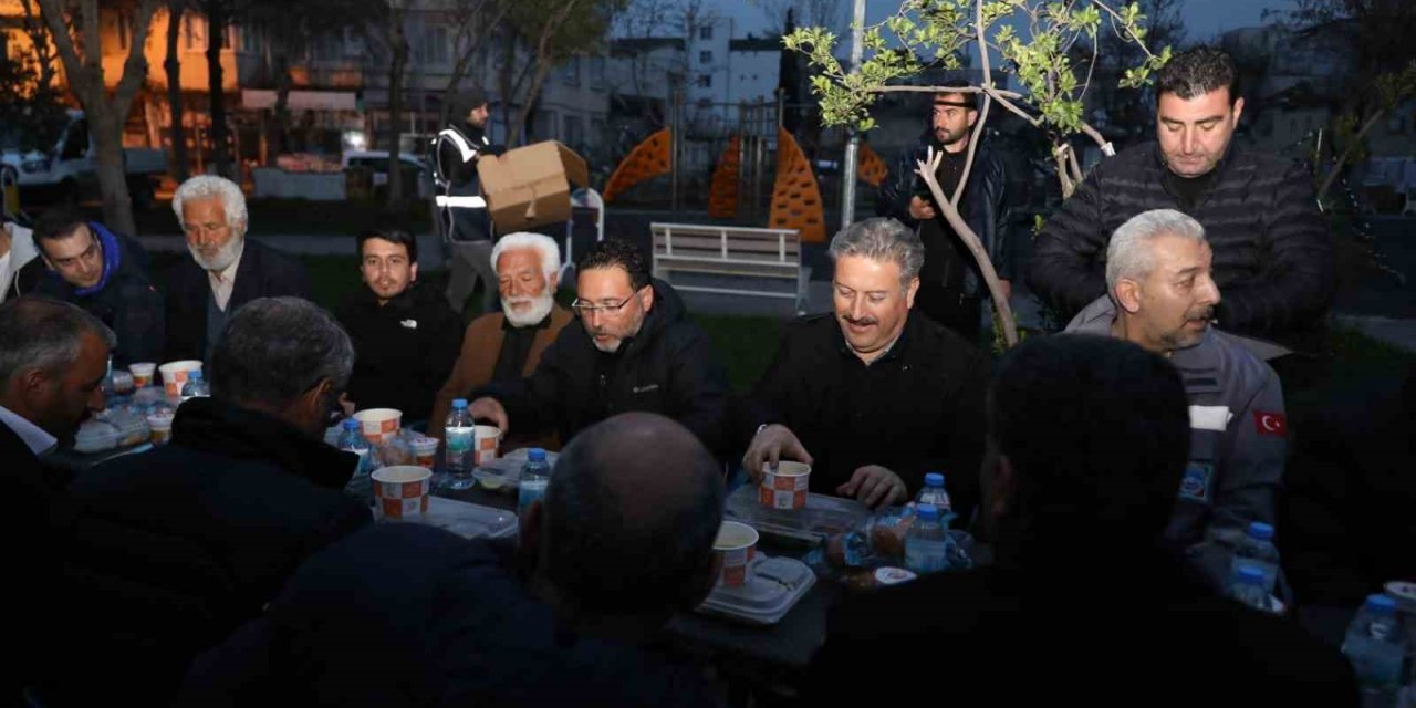 Başkan Palancıoğlu, Adıyaman’da depremzedelerle iftar sofrasında buluştu