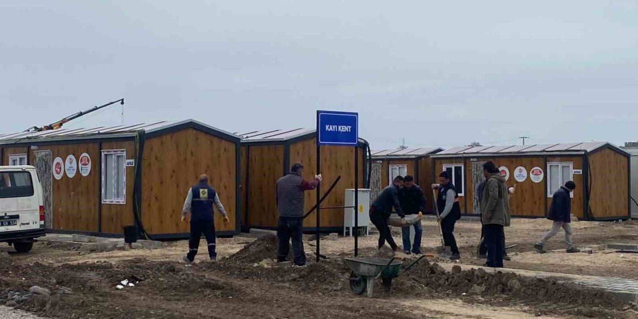 Osmaniye’de bin 28 konteyner yerleştirildi, tabelalar asıldı