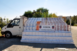Kamyonetten 10 bin paket sigara çıktı