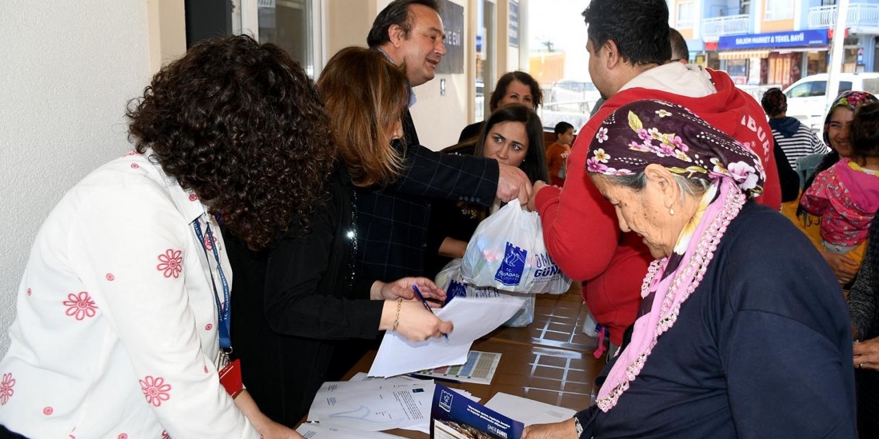 Çocukların beslenme çantalarını Kuşadası Belediyesi dolduruyor