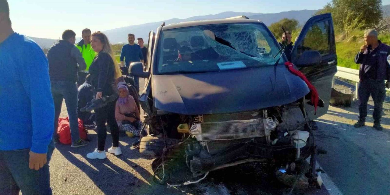 Buharkent’te trafik kazası: 6 yaralı