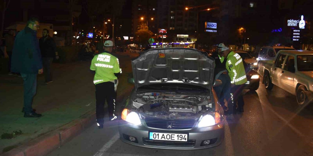 Adana’da abart egzoz kullanan sürücülere ceza yağdı