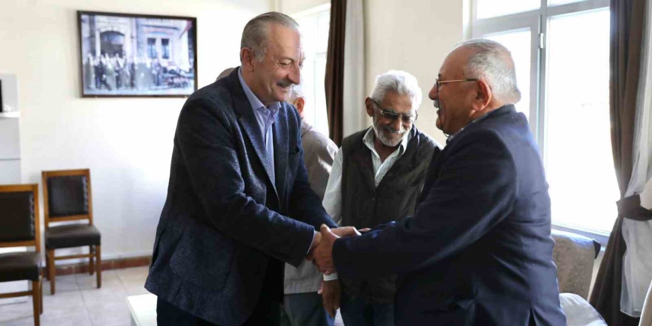 Başkan Atabay, Huzurevi’nde yaşlılar ile bir araya geldi