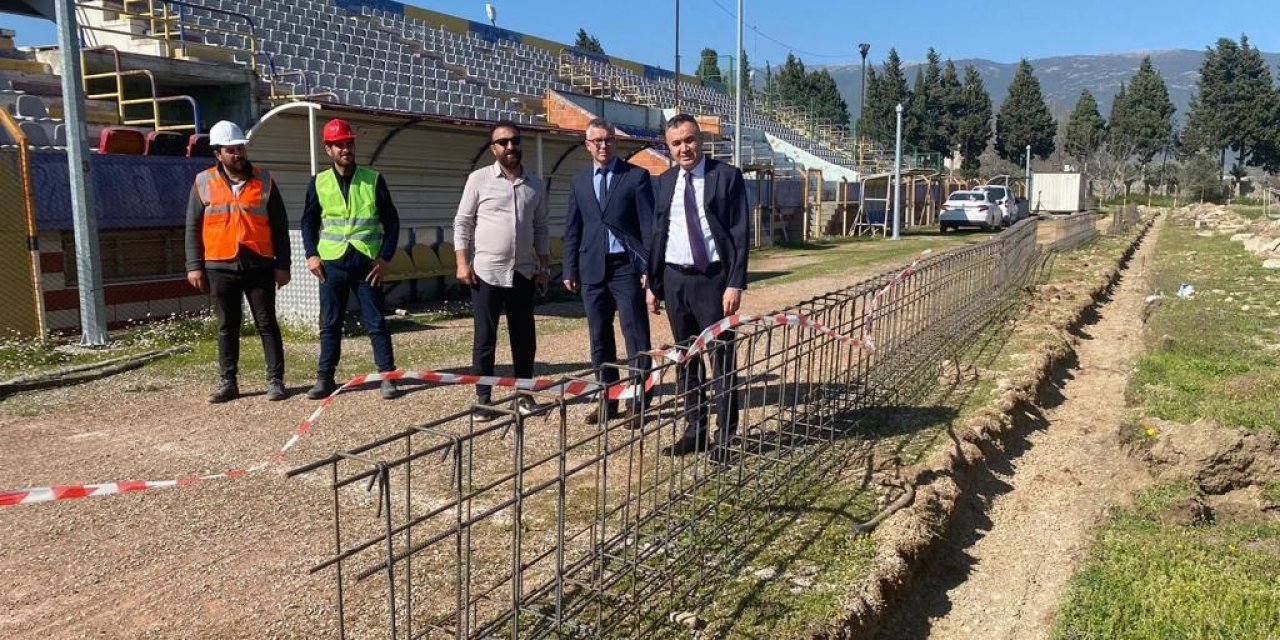 Kemalpaşa Stadında yenileme çalışmaları başladı