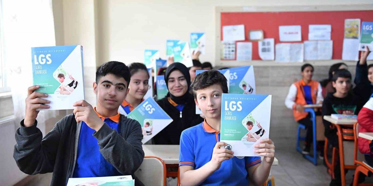 Depremzede öğrencilere yardımcı kaynak desteği